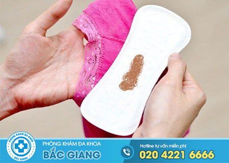 Ra dịch nâu là bệnh gì?