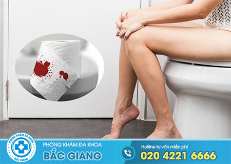 Tác hại của bệnh đi ngoài ra máu