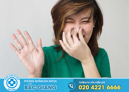 Bệnh khí hư có mùi có nguy hiểm không?