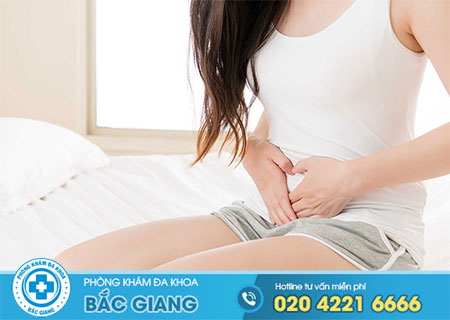 Bị viêm lộ tuyến ở môi dưới có nguy hiểm hay không?