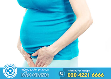 Có thai bị viêm phụ khoa phải làm sao?