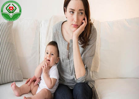 Khí hư ra nhiều sau sinh và những điều chị em cần biết