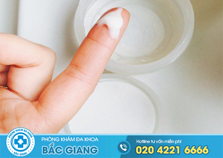 Huyết trắng ra nhiều và đặc có nguy hiểm không?