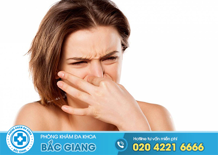 Giải quyết tình trạng khí hư có mùi hôi sau sinh
