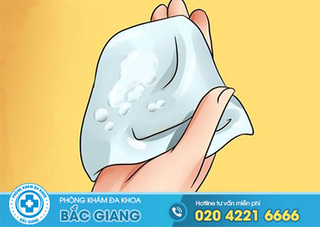 Ra khí hư màu trắng đục không mùi